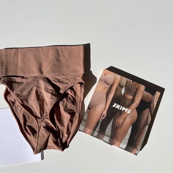 NEW skims core control brief in sienna L/XL - Picture 3 of 7